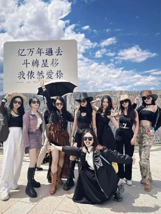 新疆旅游线路比较适合南方人